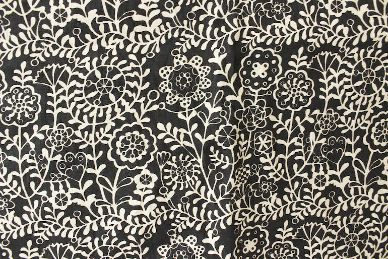 LINNETリネンプリント <br />
        チェコへの憧れブラック×Flax